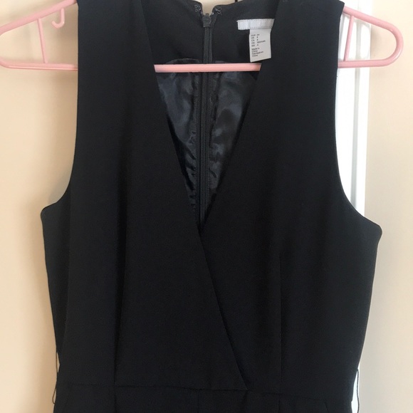 H&M V-neck Jumpsuit - Picture 2 of 4